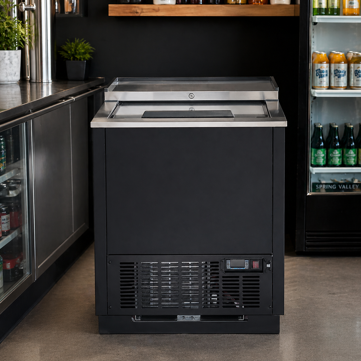 Admiral Craft U-Star Glass Froster, Single Sliding Door, 4.9 cu ft Capacity, in Black USGF-1L